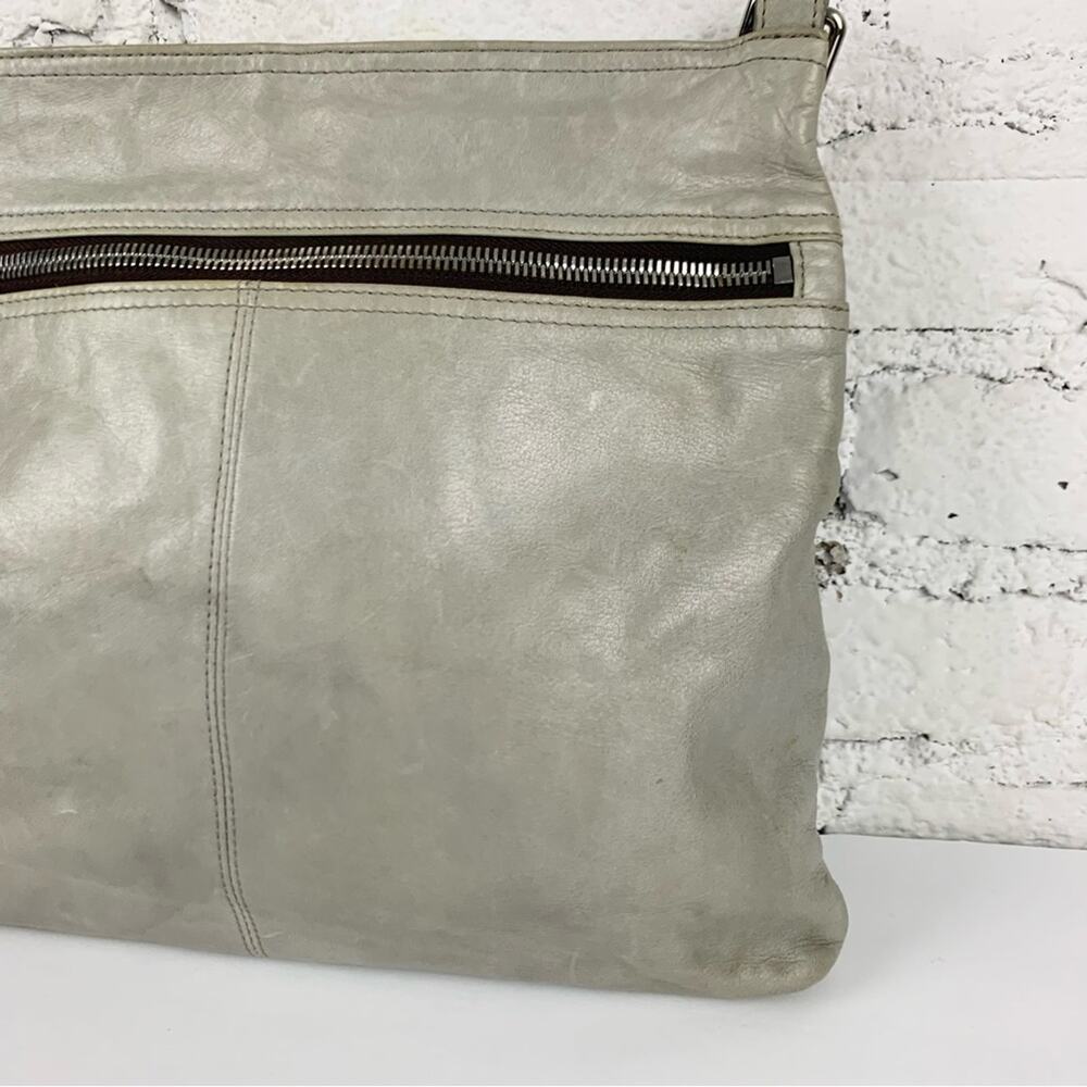 Hobo Lorna Grey Leather Zip Front Crossbody Bag Purse - Picture 5 of 12